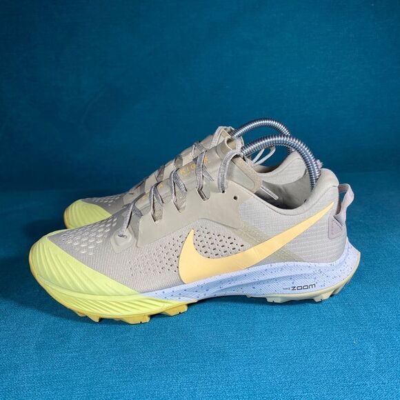 Size 8 - Women’s Nike Air Zoom Terra Multicolor shoes - Picture 1 of 9